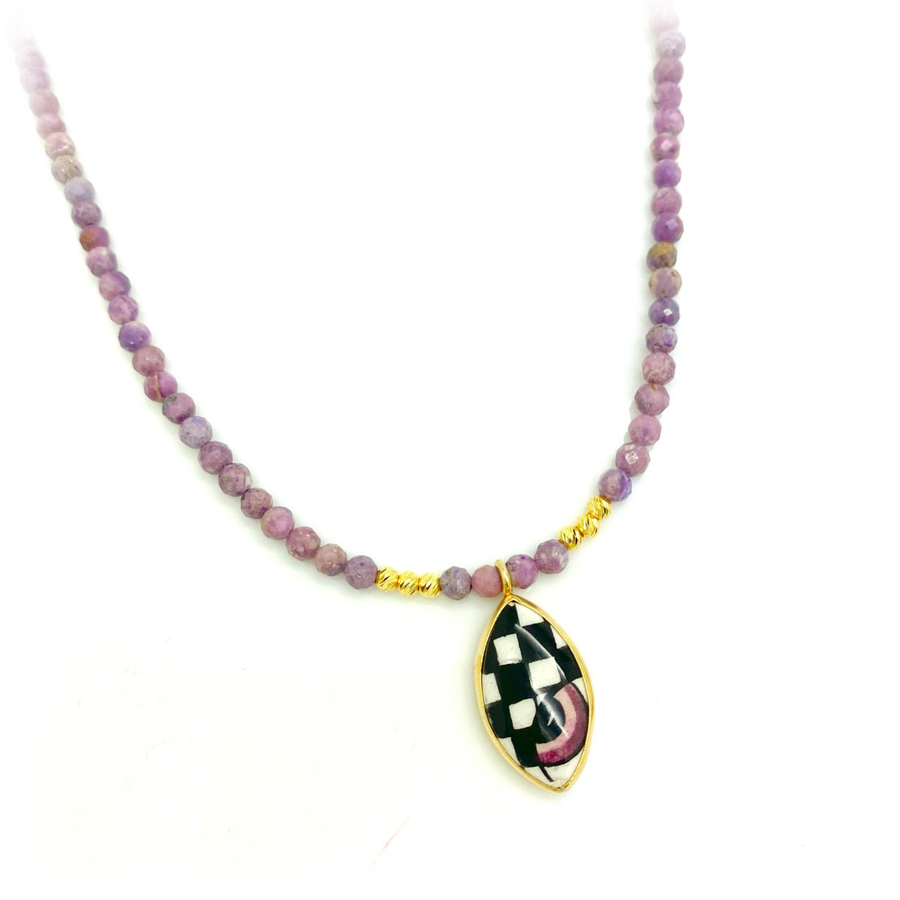 Pembe Doğal Taş Balık Kolye