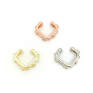 Taşlı Kalpli Köşeli Kıkırdak Küpe