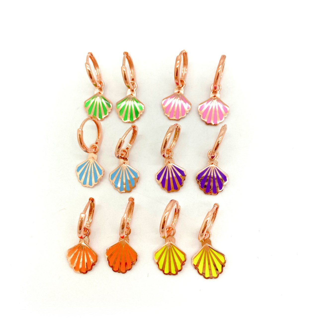 Renkli Mineli Deniz Kabuğu Küpe -Tek-