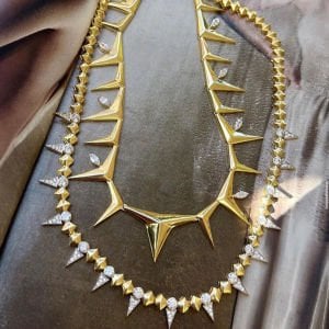 Taşlı Sivri Uçlu Kolye